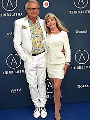 Astonishing grandmom is exposing her sexy lines